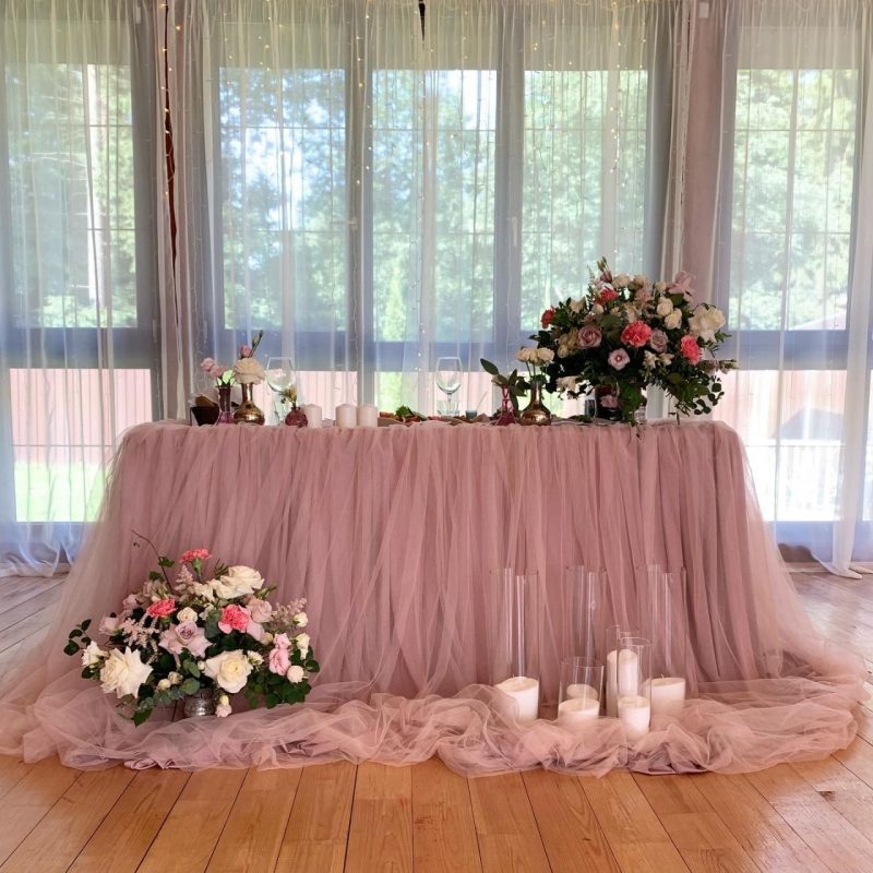 Украшение свадебного зала - декор стола молодоженов. План рассадки, свадебная флористика, оформление свадьбы.